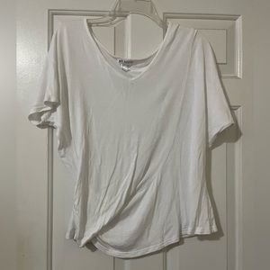 Women’s white short sleeve tshirt